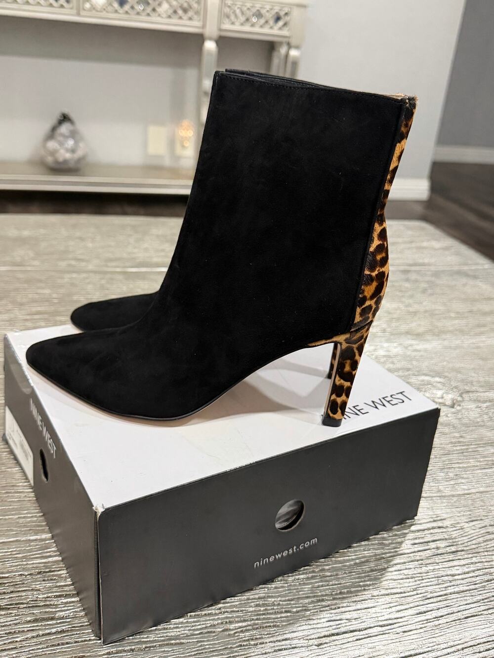 Nine West Marbel Pointy Toe Booties women’s size US 8